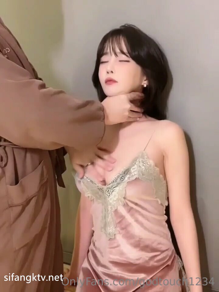 丰满身材皮肤白皙面罩妹子自慰秀 全裸自摸粉逼翘着肥臀振动棒震动逼逼 很是诱惑喜欢不要错过